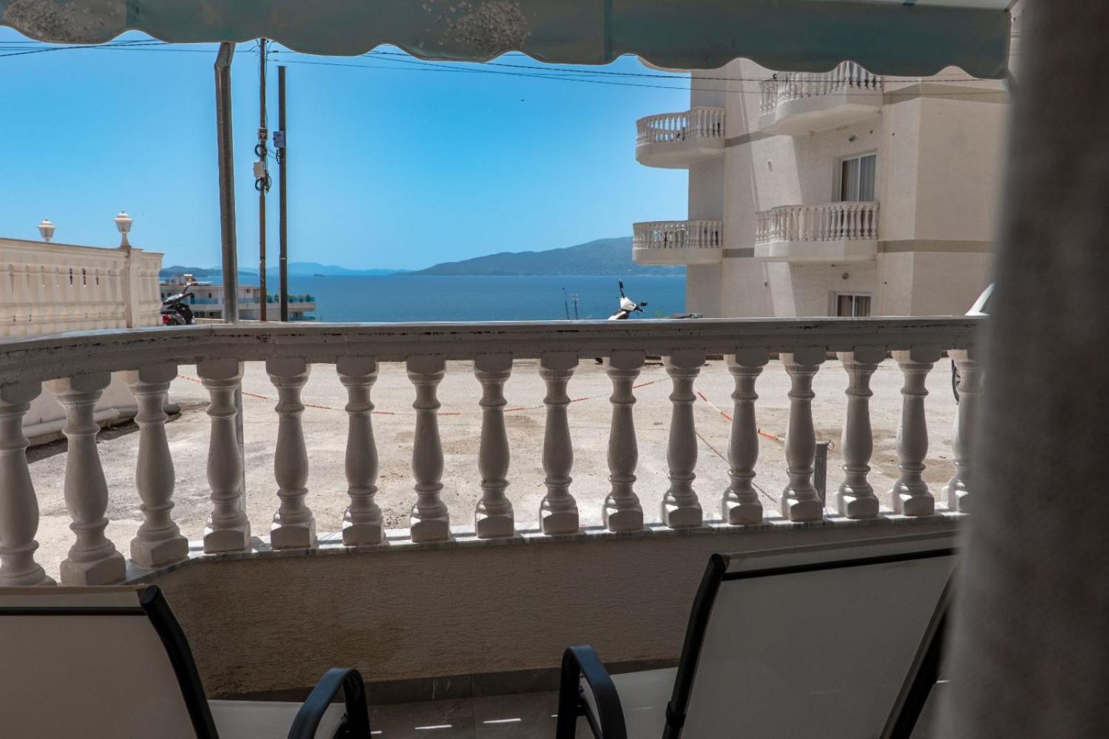 Esel Apartments Sarandë Exterior foto